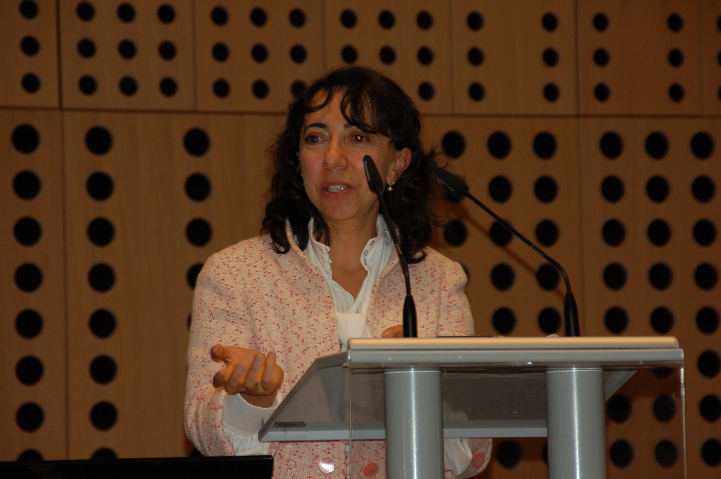 dr. Teresa Almeida Pinto